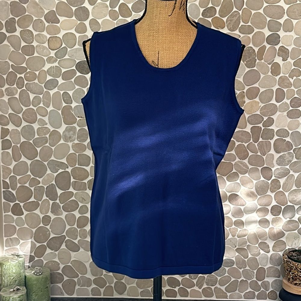 NWT Haband Salon Studio navy blue knit sleeveless top – size M